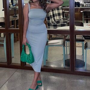 Princess Polly Mint Midi Dress
Size 2 (fits like a small)